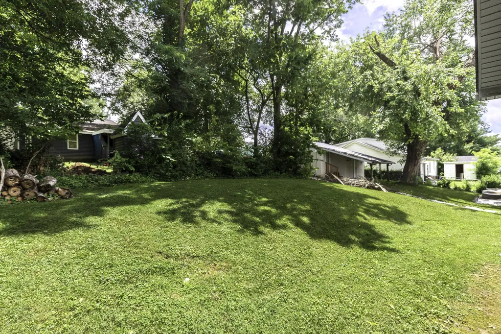 322 2nd Street Midway KY 40347