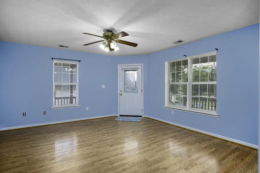 322 2nd Street Midway KY 40347
