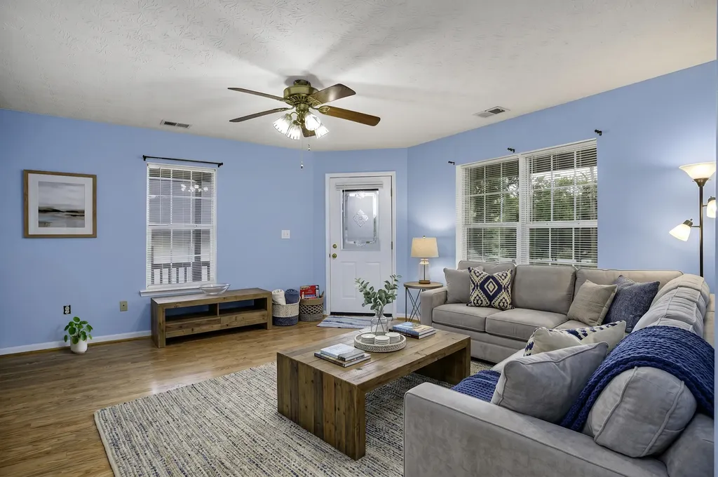 322 2nd Street Midway KY 40347