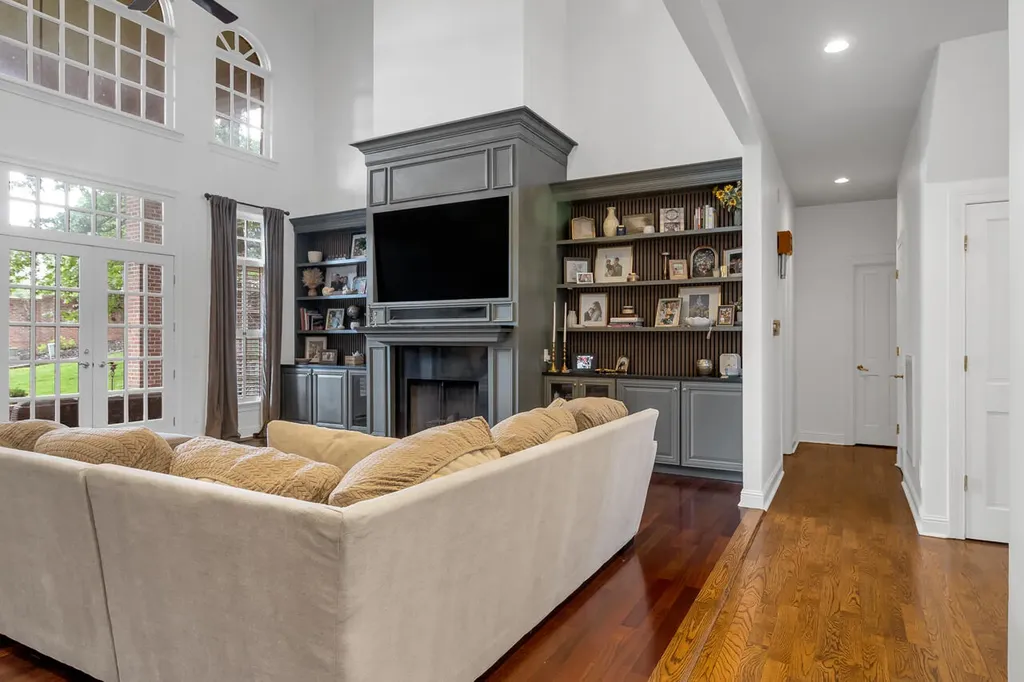 1500 Spring Hill Court Murray KY 42071