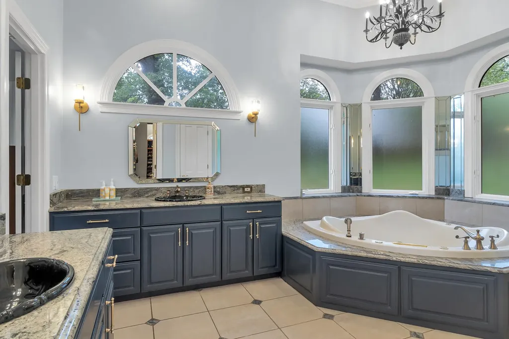 1500 Spring Hill Court Murray KY 42071