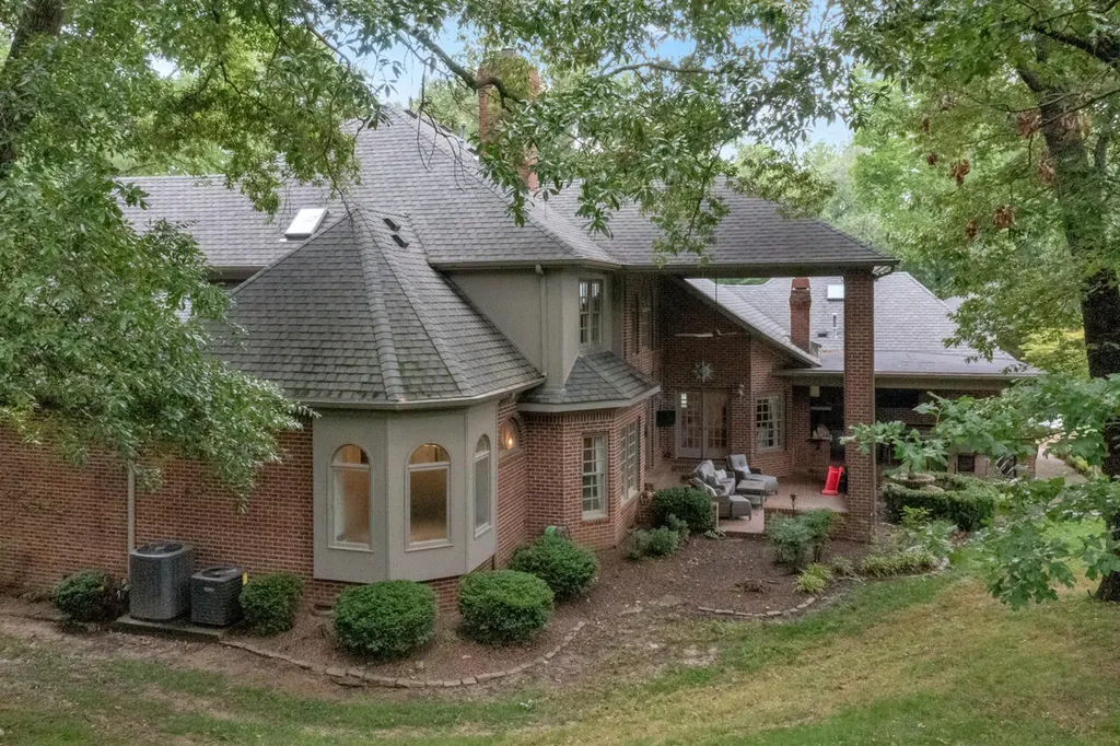 1500 Spring Hill Court Murray KY 42071