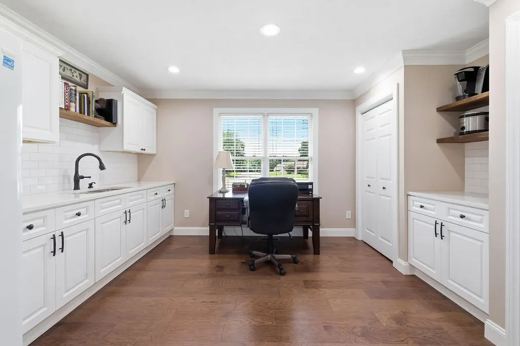 1405 Fleetwood Drive Murray KY 42071