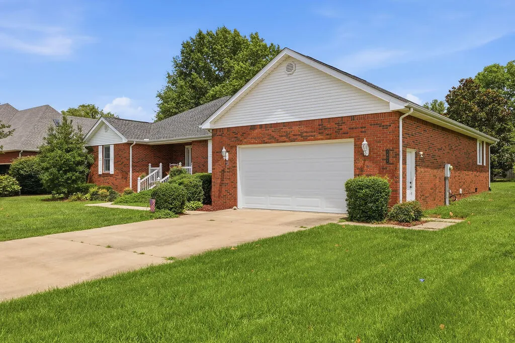 1405 Fleetwood Drive Murray KY 42071