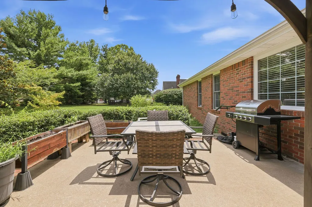1405 Fleetwood Drive Murray KY 42071