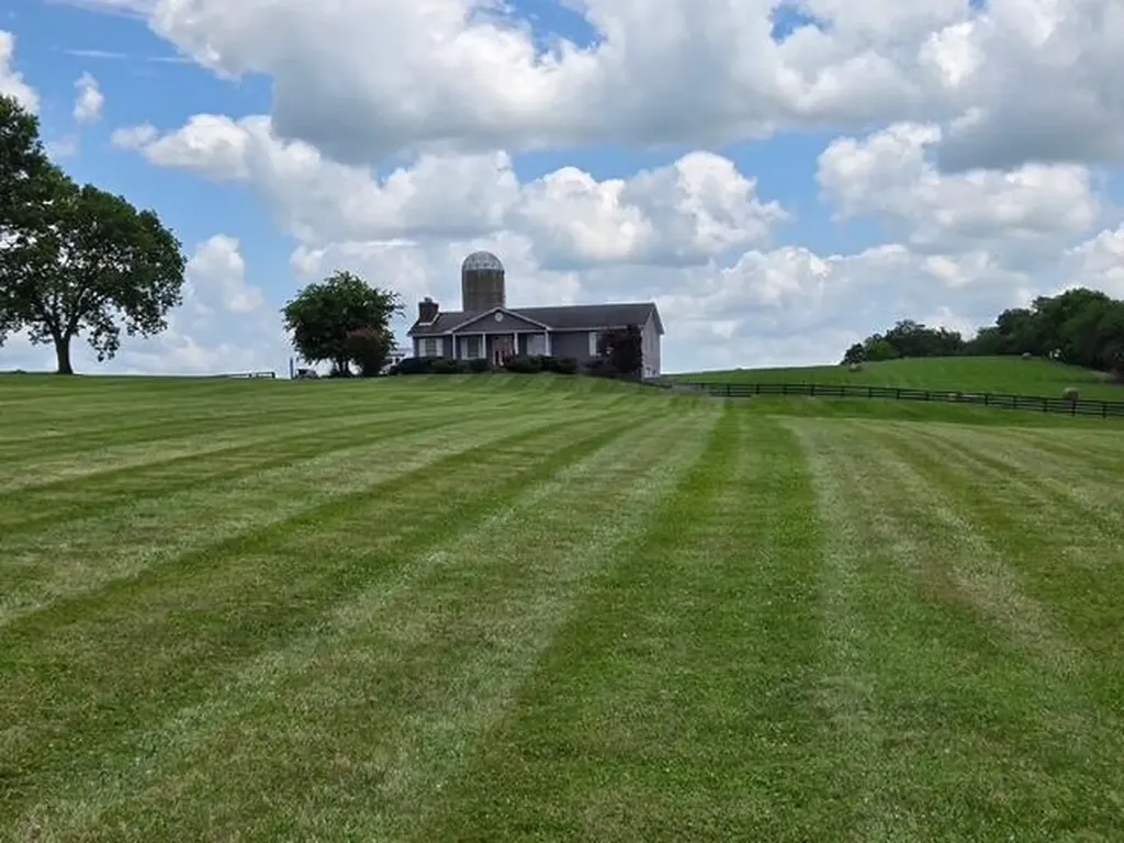 1835 Warwick Road Harrodsburg KY 40330