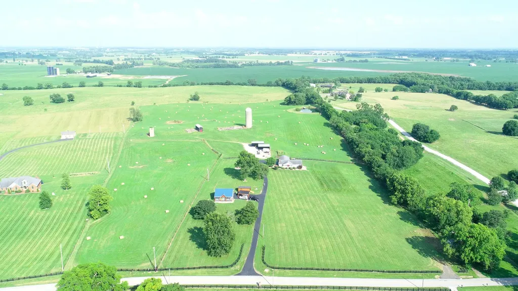 1835 Warwick Road Harrodsburg KY 40330