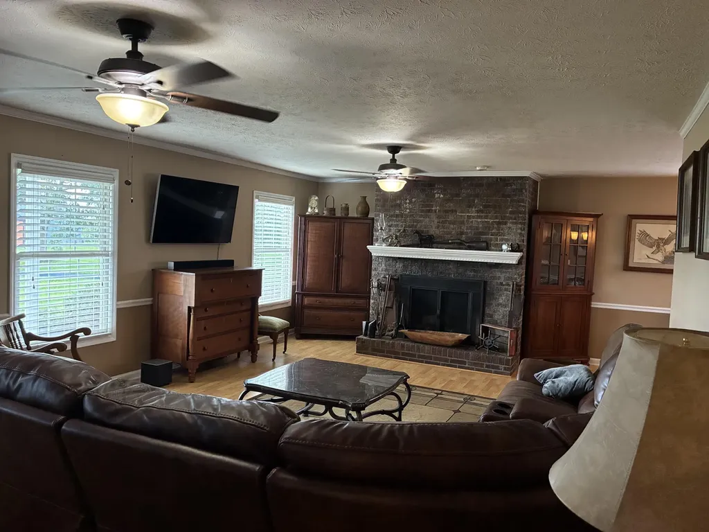 1835 Warwick Road Harrodsburg KY 40330