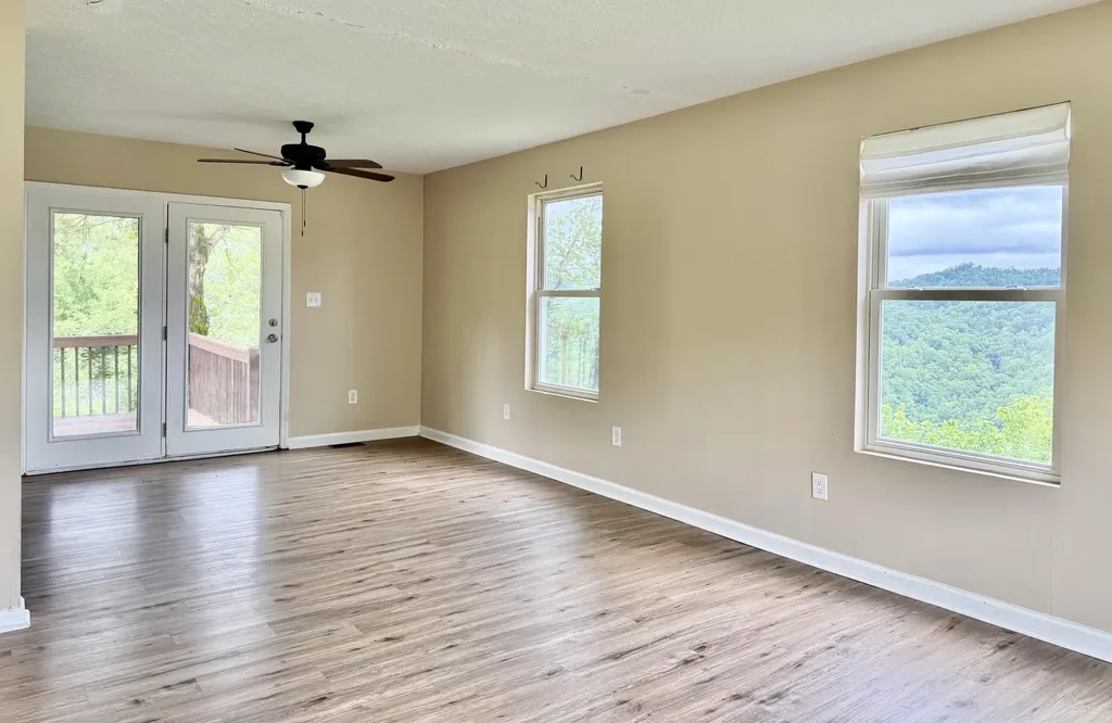 301 T Estes Road Beattyville KY 41311