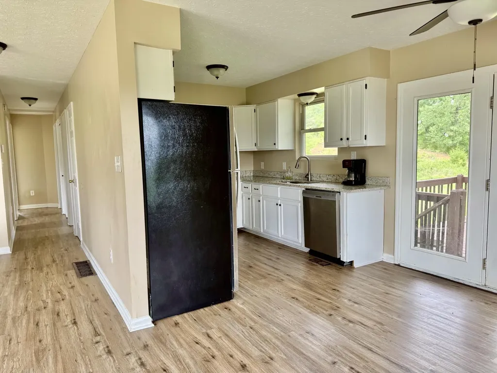 301 T Estes Road Beattyville KY 41311