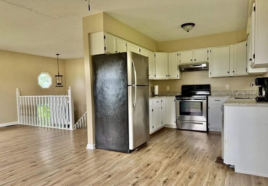 301 T Estes Road Beattyville KY 41311