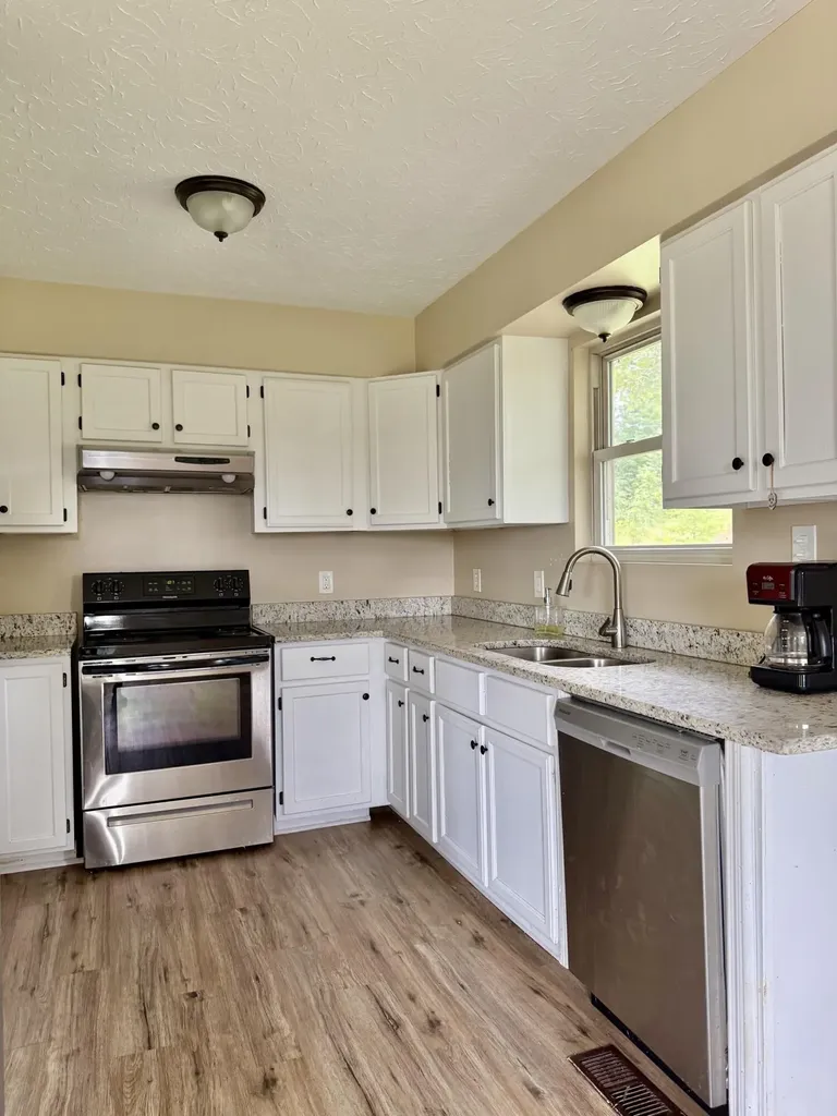 301 T Estes Road Beattyville KY 41311