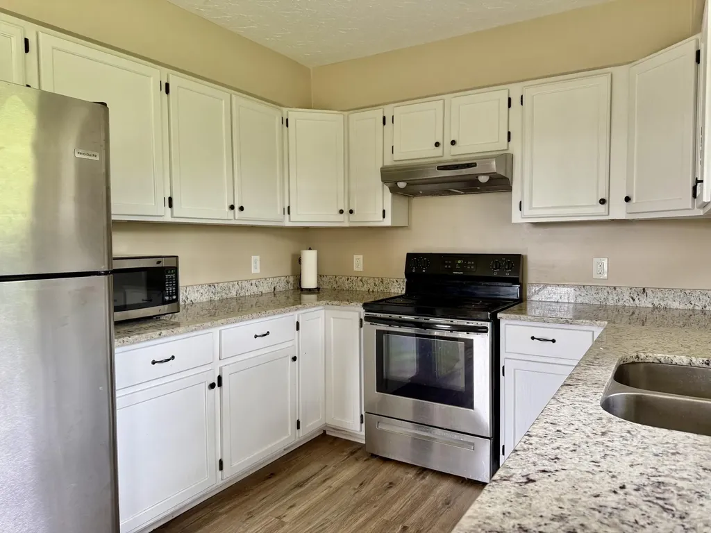 301 T Estes Road Beattyville KY 41311