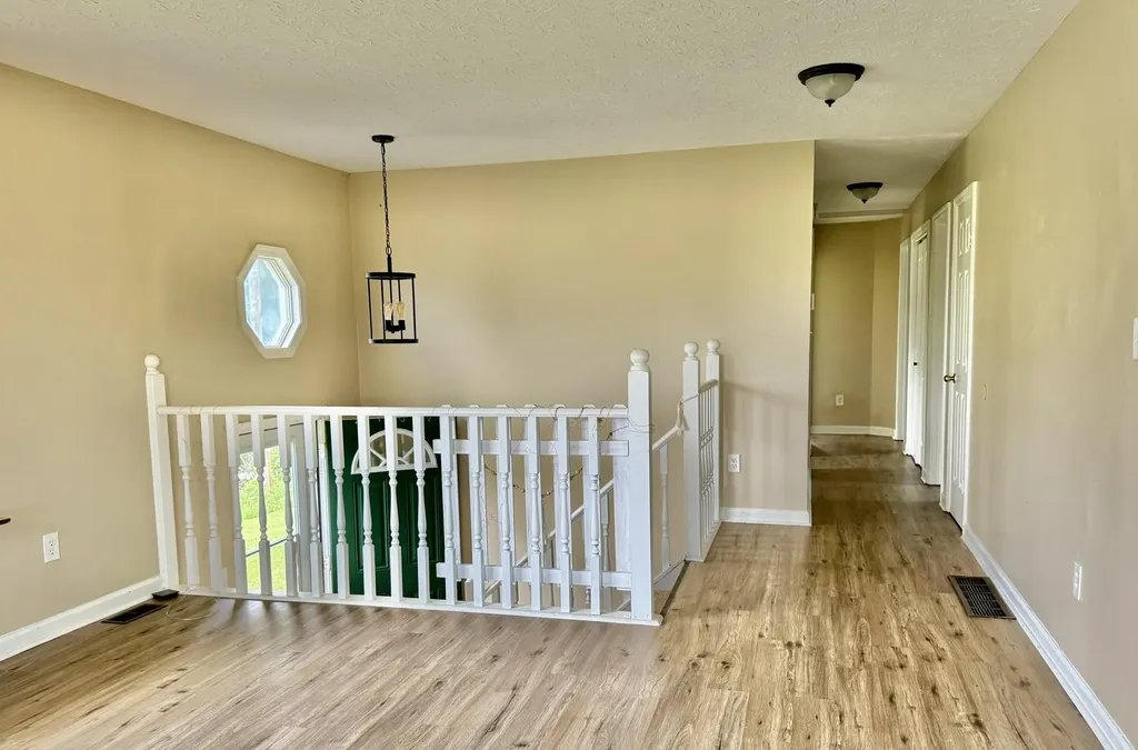 301 T Estes Road Beattyville KY 41311