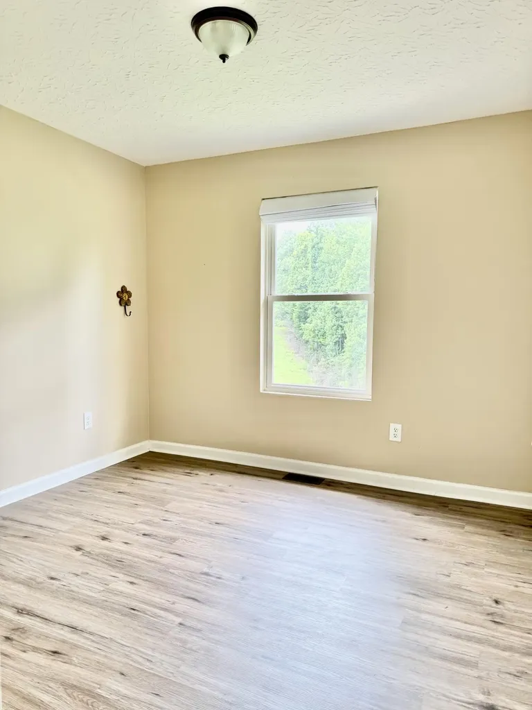 301 T Estes Road Beattyville KY 41311