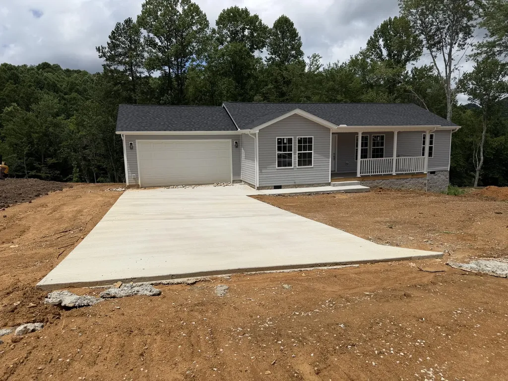 76 Whispering Oaks Lane Manchester KY 40962