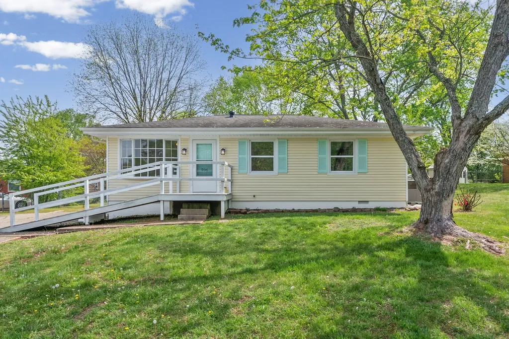 206 Crest Drive Hopkinsville KY 42240