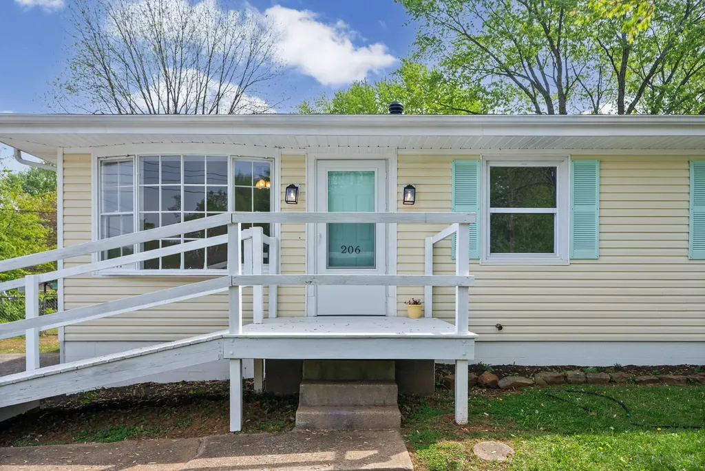 206 Crest Drive Hopkinsville KY 42240