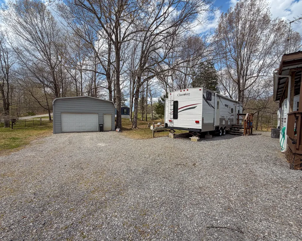 3094 Siloam Road Cadiz KY 42211