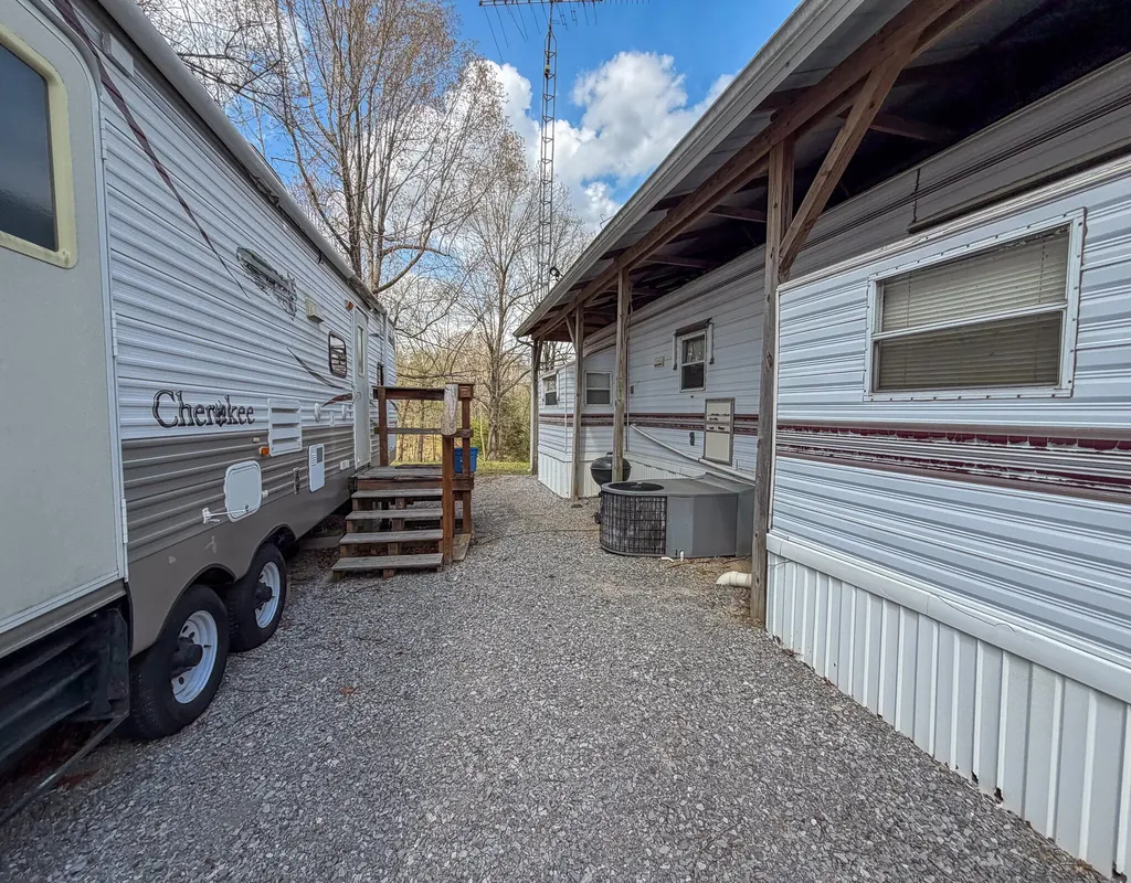 3094 Siloam Road Cadiz KY 42211