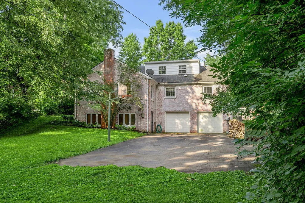 1305 Cooper Drive Lexington KY 40502