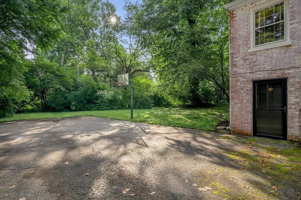 1305 Cooper Drive Lexington KY 40502
