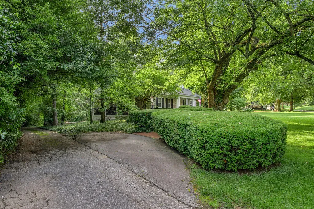 1305 Cooper Drive Lexington KY 40502
