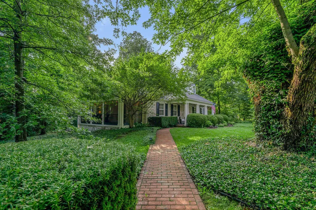 1305 Cooper Drive Lexington KY 40502