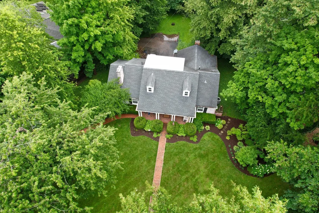 1305 Cooper Drive Lexington KY 40502