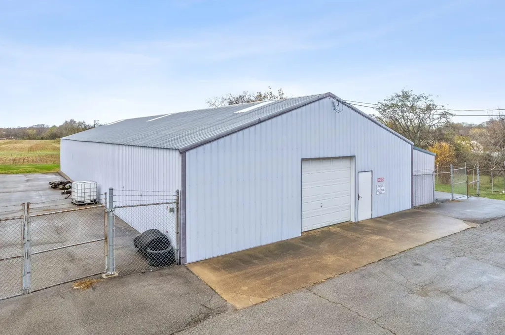 1411 W 7th Street Hopkinsville KY 42240