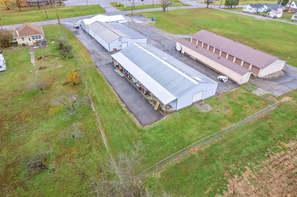 1411 W 7th Street Hopkinsville KY 42240
