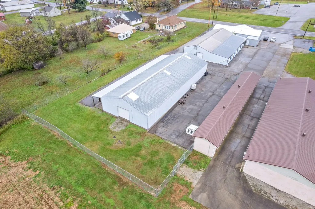 1411 W 7th Street Hopkinsville KY 42240