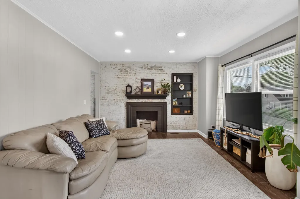 734 Maple Avenue Harrodsburg KY 40330