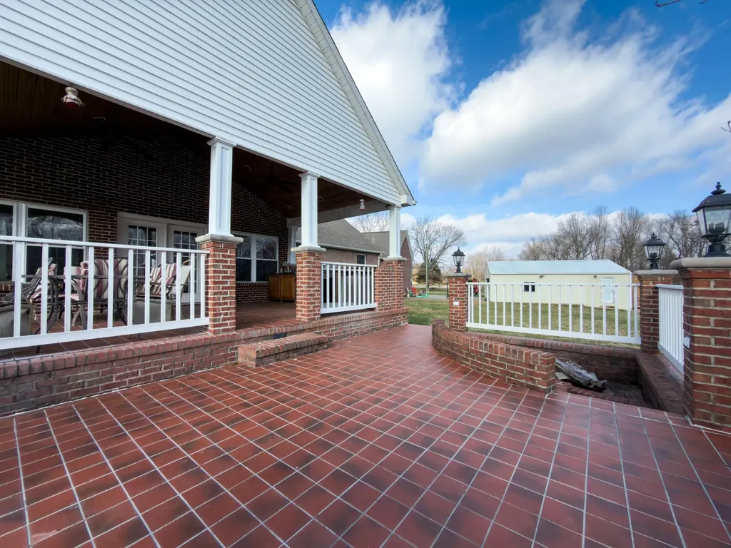 91 Sanders Lane Mayfield KY 42066