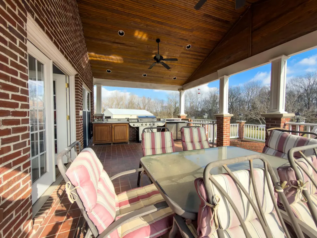 91 Sanders Lane Mayfield KY 42066