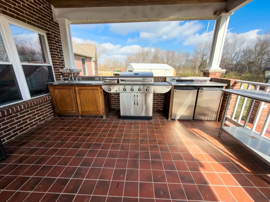 91 Sanders Lane Mayfield KY 42066
