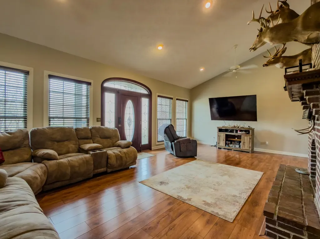 91 Sanders Lane Mayfield KY 42066