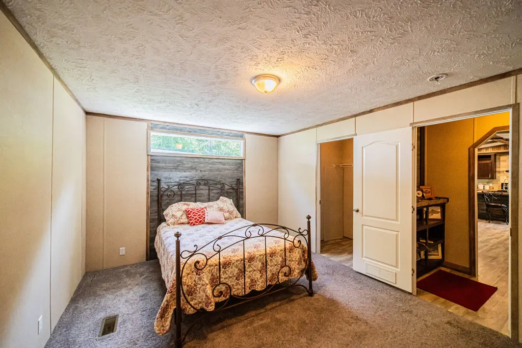 53 Warbler Court Eddyville KY 42038