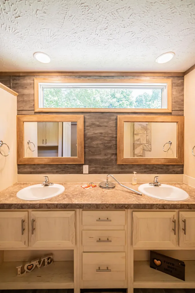 53 Warbler Court Eddyville KY 42038