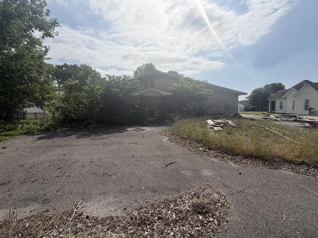 231 S 5th Street Barlow KY 42024