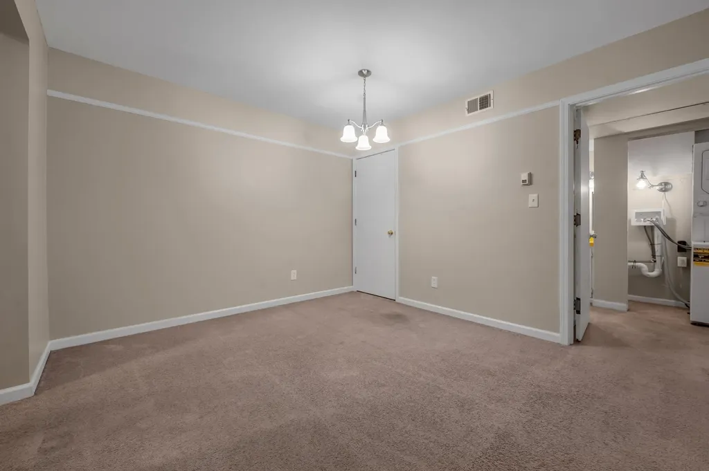 1084 Armstrong Mill Road Lexington KY 40517