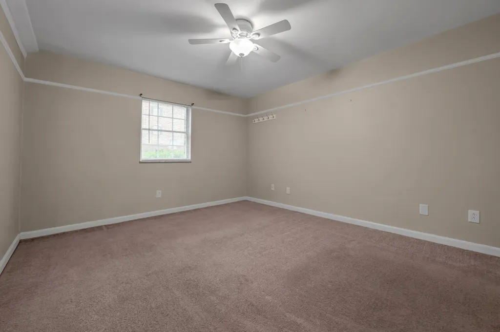 1084 Armstrong Mill Road Lexington KY 40517