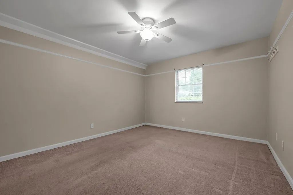 1084 Armstrong Mill Road Lexington KY 40517