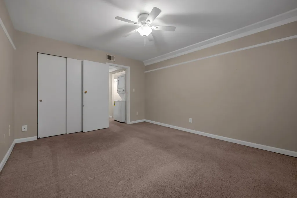 1084 Armstrong Mill Road Lexington KY 40517