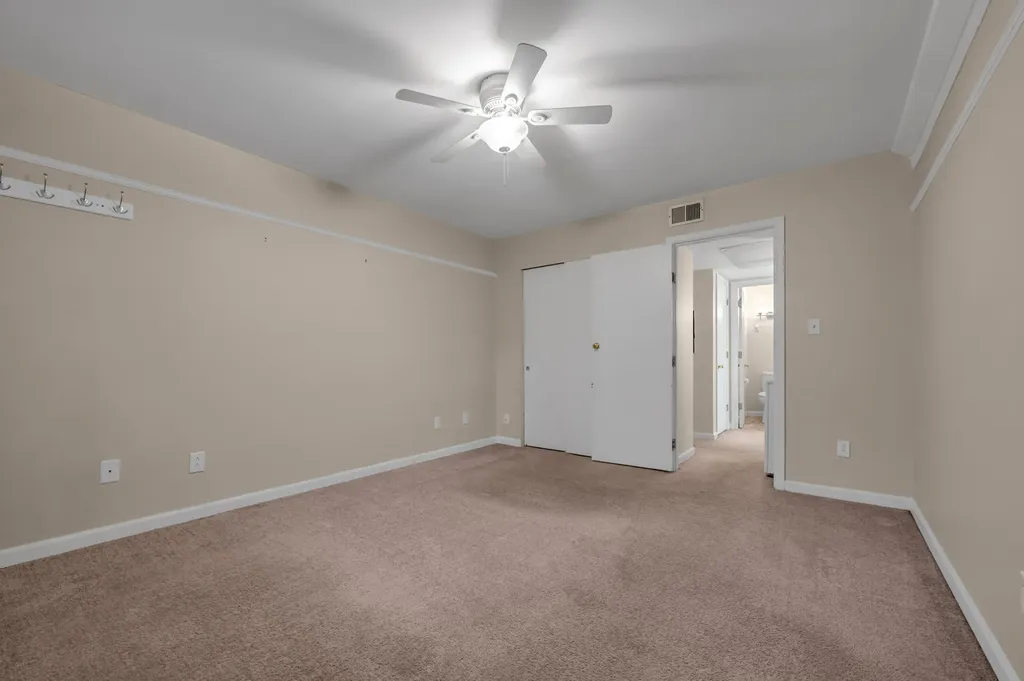 1084 Armstrong Mill Road Lexington KY 40517