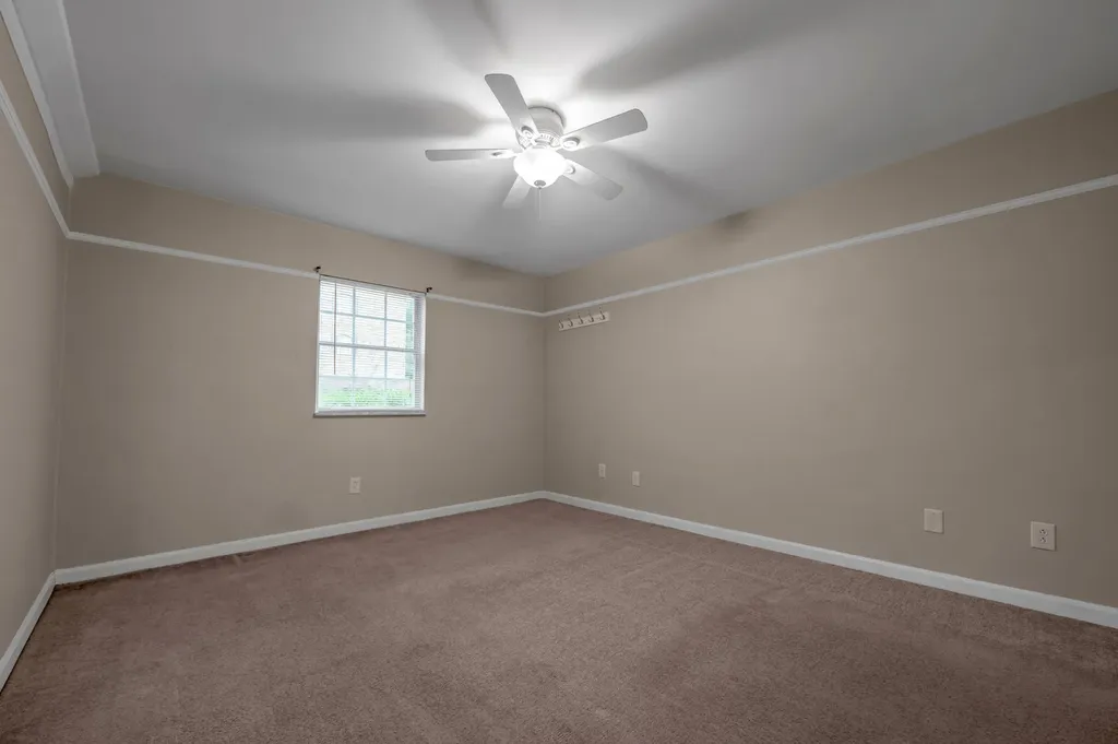 1084 Armstrong Mill Road Lexington KY 40517