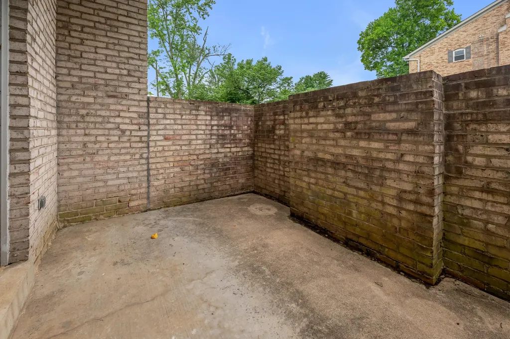 1084 Armstrong Mill Road Lexington KY 40517