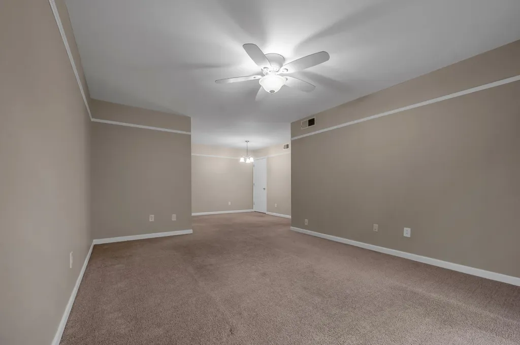 1084 Armstrong Mill Road Lexington KY 40517