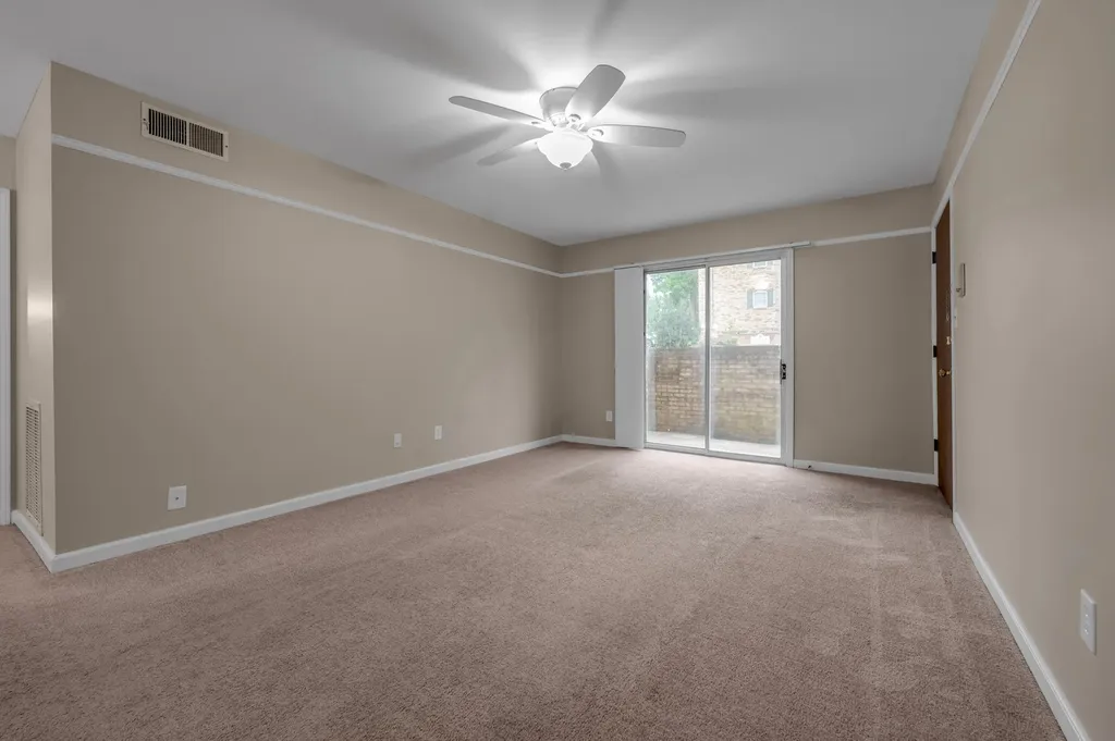 1084 Armstrong Mill Road Lexington KY 40517