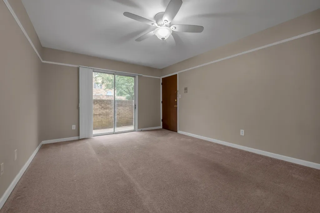 1084 Armstrong Mill Road Lexington KY 40517